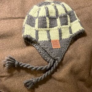 Gnu wool blend checkered knit hat with ear covering